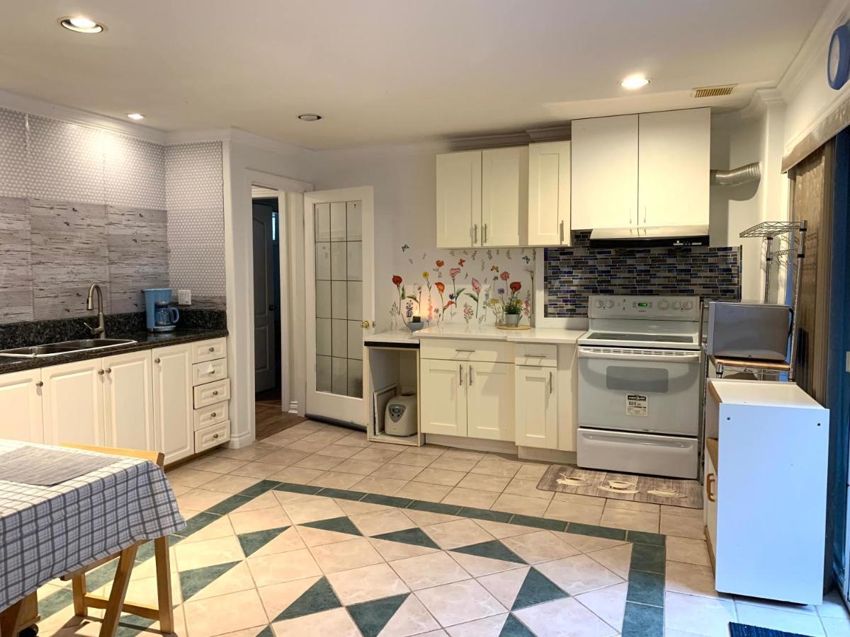 Apartamento Mary's Cozy Near Yvr Ubc Downtown Vancouver