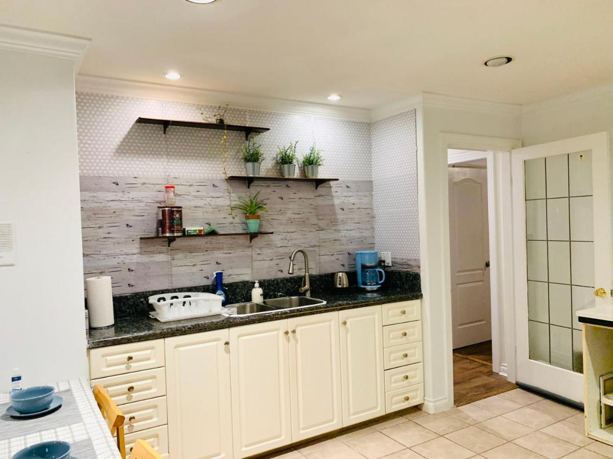 Apartamento Mary's Cozy Near Yvr Ubc Downtown *